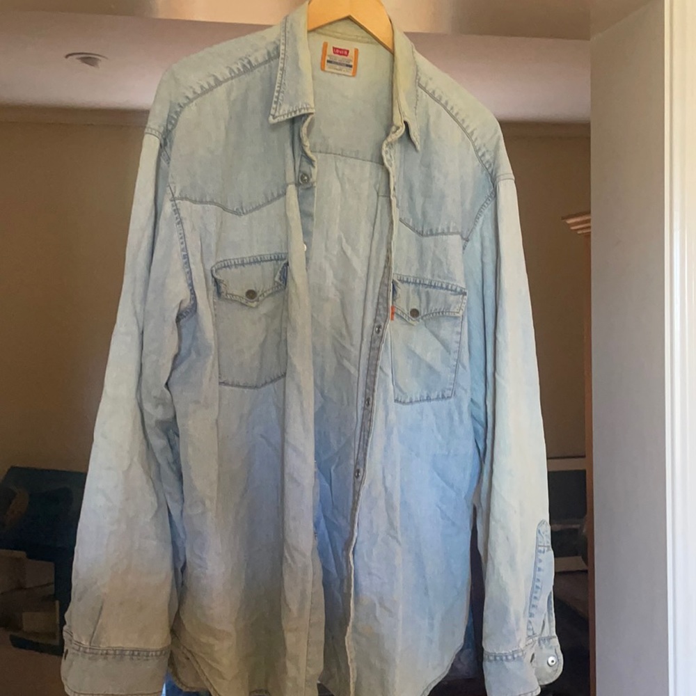 2xl Levi’s button down